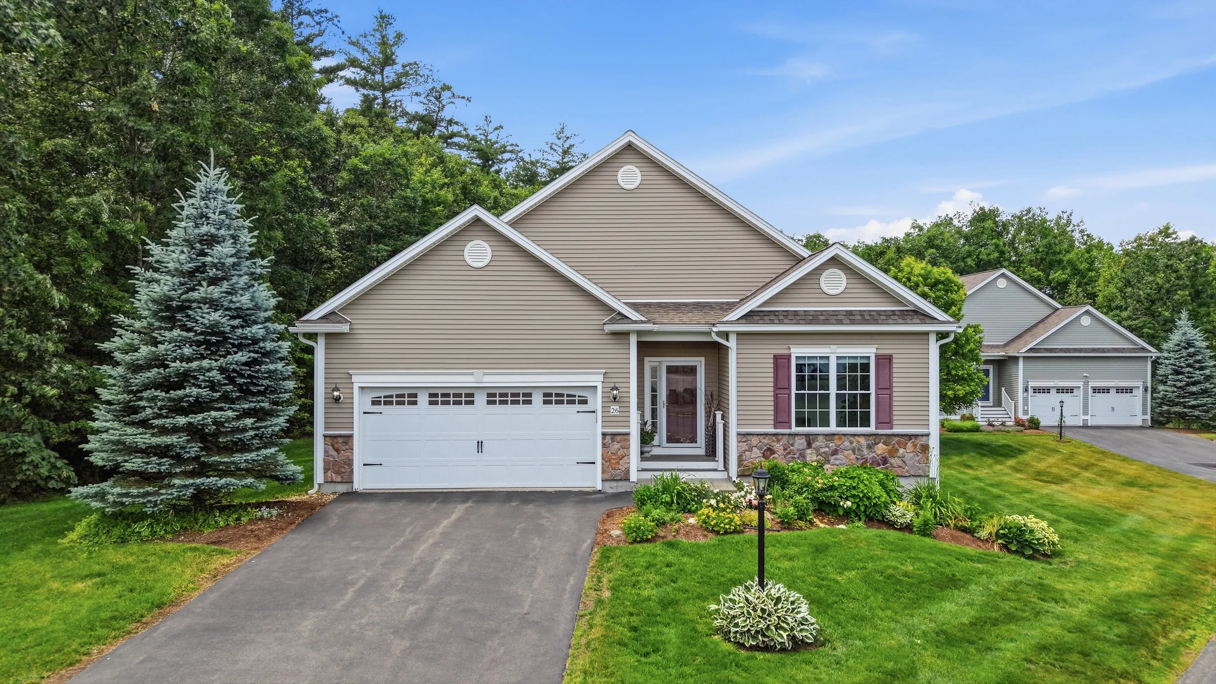 Real estate listing in Londonderry, NH