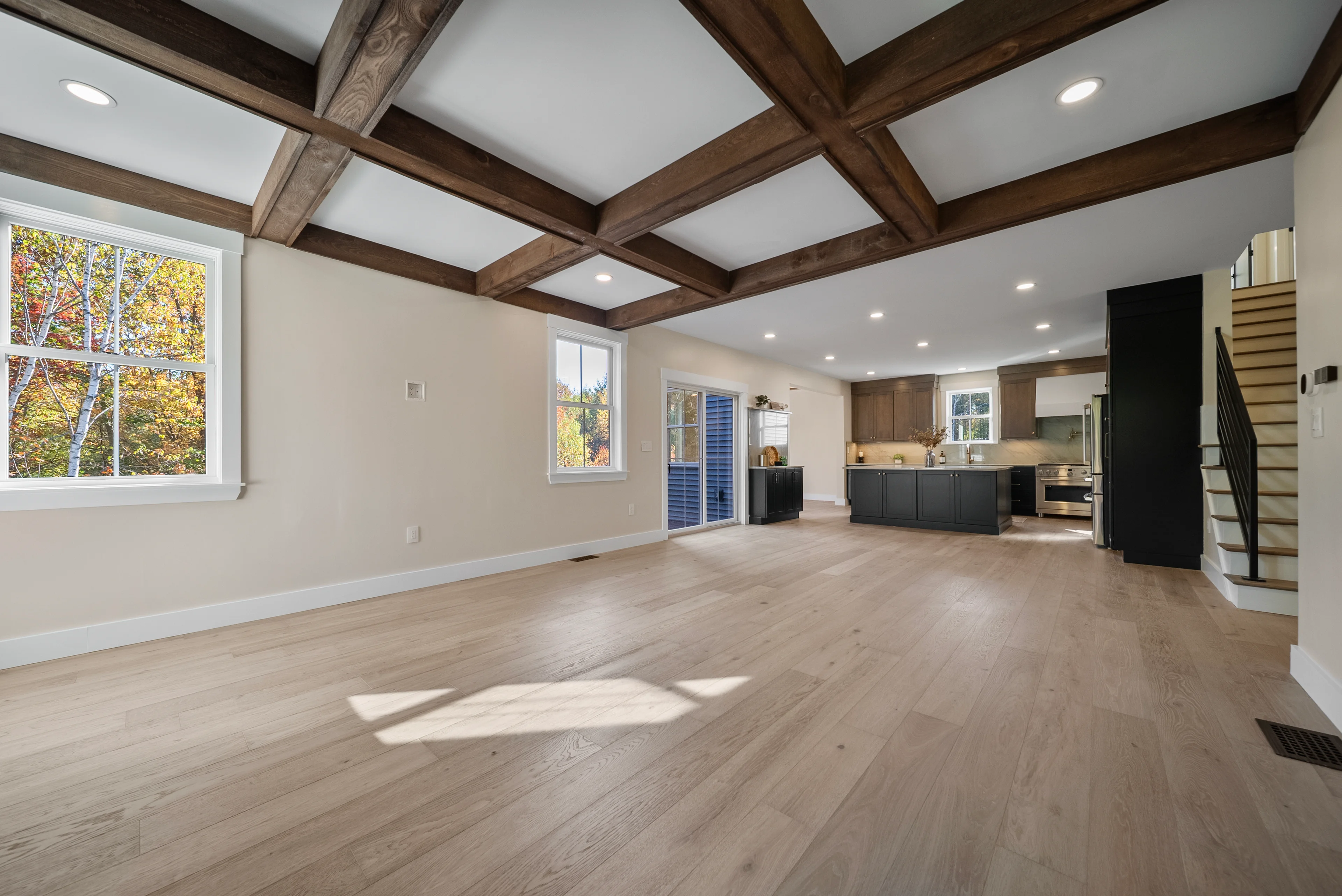 Vacant room before virtual staging